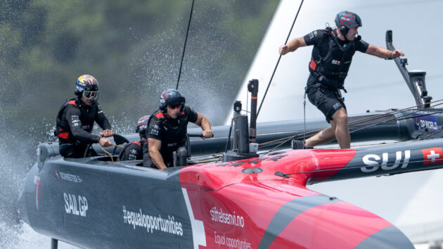 费德勒加入瑞士 SailGP 船队：优雅与速度的跨界公益之旅